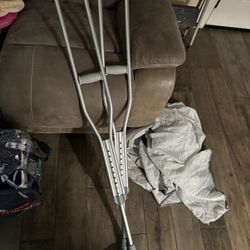 crutches hospital grade 