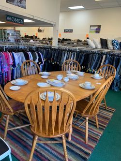 Dining Table + 6 chairs.  Drop leaf