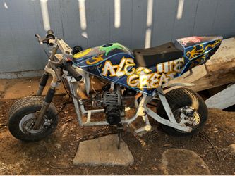 Small 2 stroke pocket bike