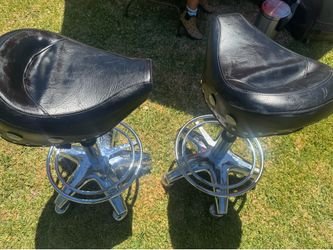 Larin Pneumatic Barstool