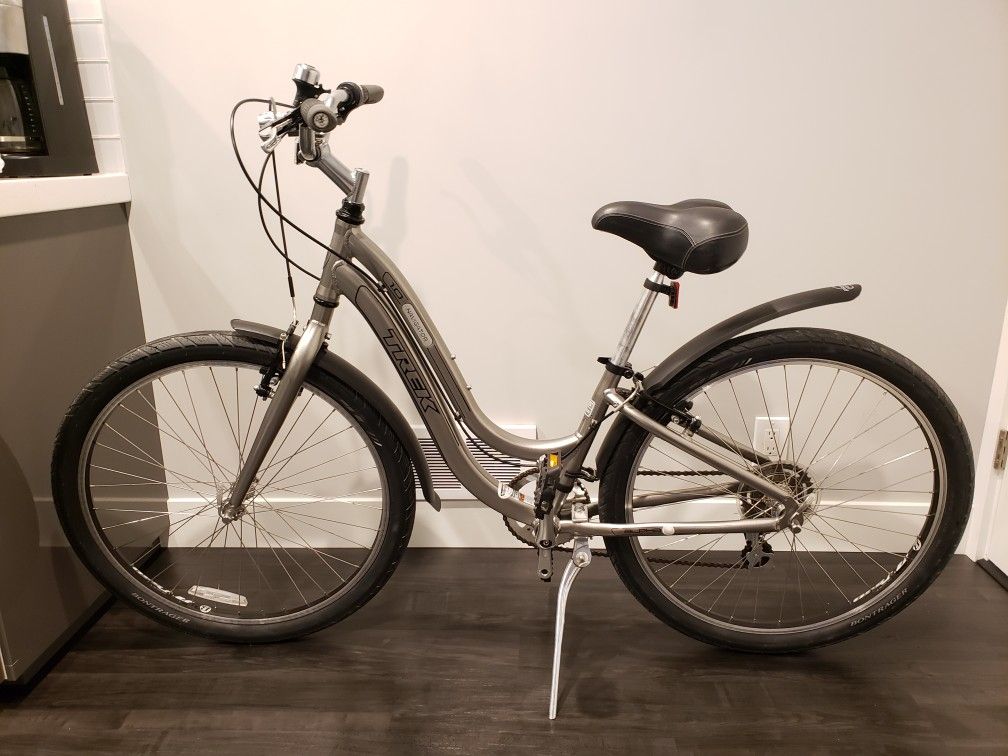 Metallic silver Trek Navigator 1.0 13.5 girls women s city trekking bike for Sale in Kirkland WA OfferUp