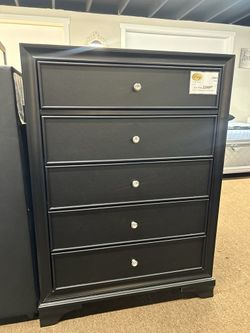 Black 5-Drawer Chest Dresser