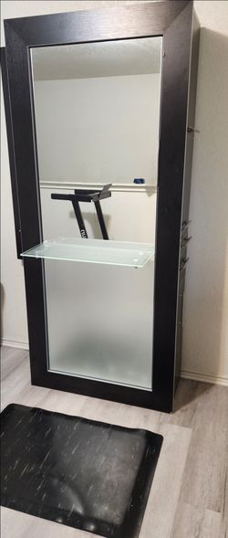 Stylist station and mat
