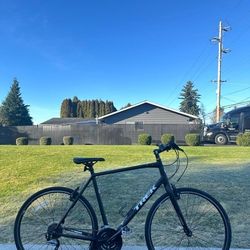 Trek FX 7.3 Hybrid Bike Aluminium Bicycle 22.5” frame