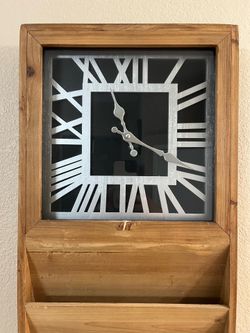 Mail organizer clock