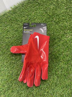Nike supreme football gloves for Sale in Montesano, WA - OfferUp
