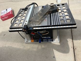 Delta Shopmaster TS200LS 10” bench table saw