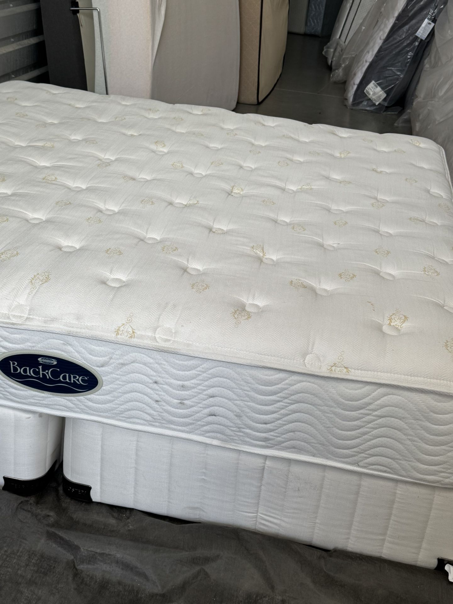 USED KING SIZE MATTRESS WITH BOX SPRING DELIVERY AVAILABLE