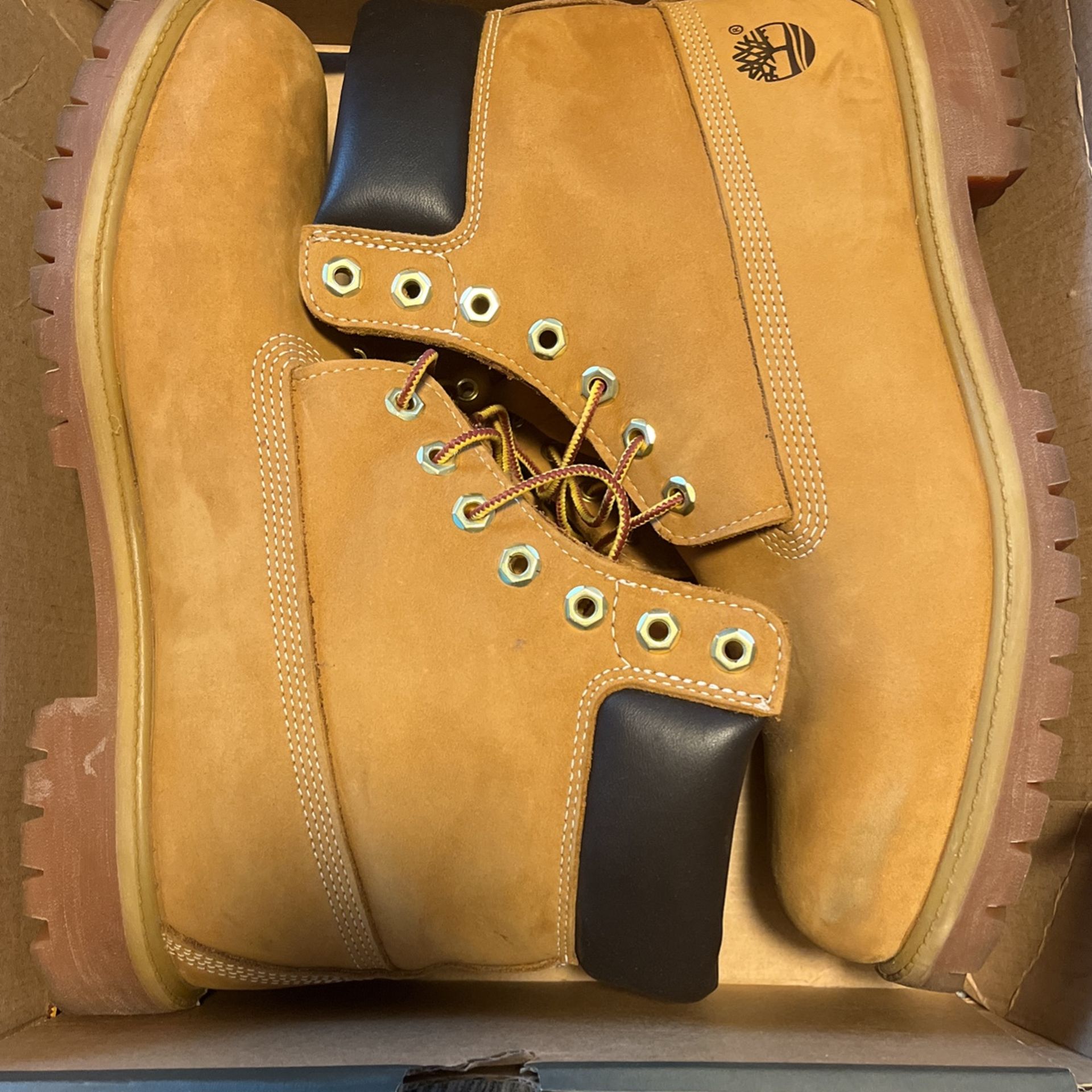 TIMBERLAND 6in. BOOTS—-SIZE 11.5