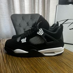 Jordan 4 “White Thunder” Size 11