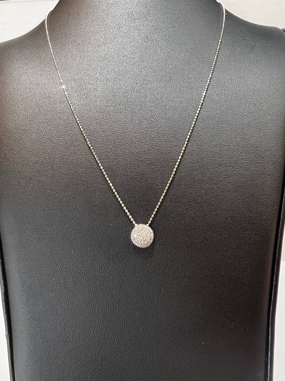 18k white gold necklace with diamond pendant