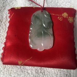Beautiful  Jade Pendant Vintage With Bag 100% Real Jade 