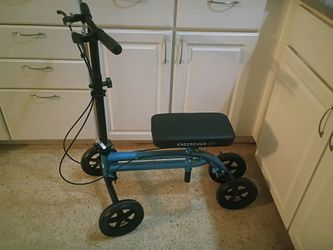 Knee scooter