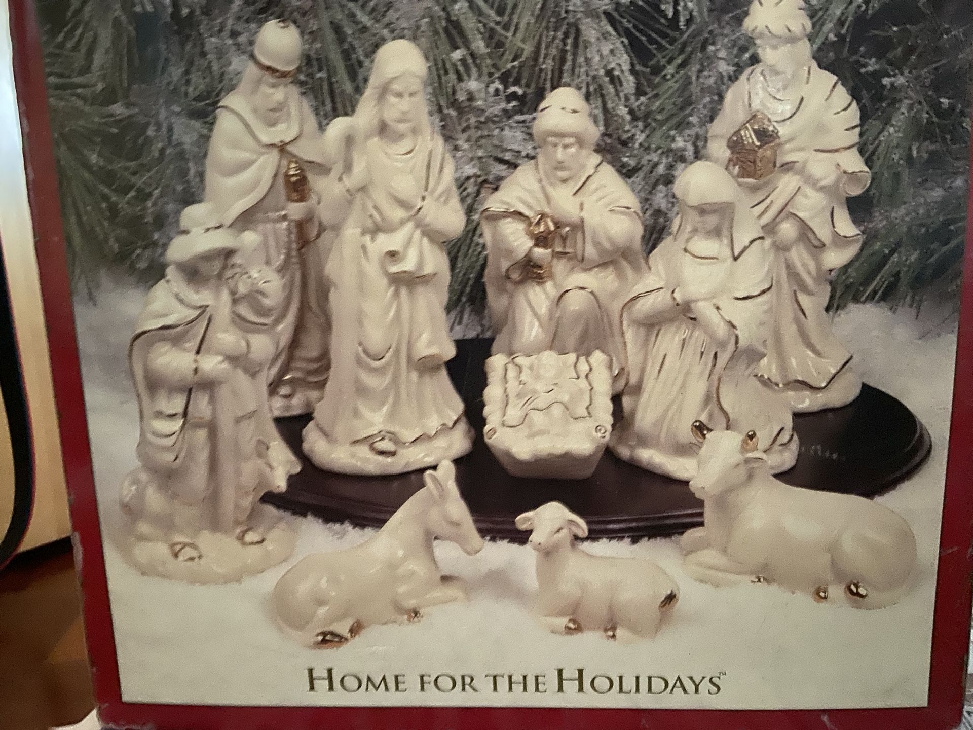 Vintage Home for the Holidays 10 pc.. Porcelain Nativity Set w/ wood base