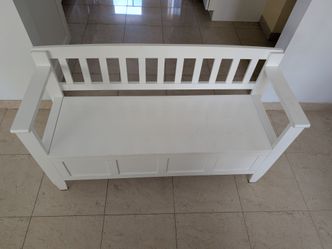 Free Indoor Storage Bench