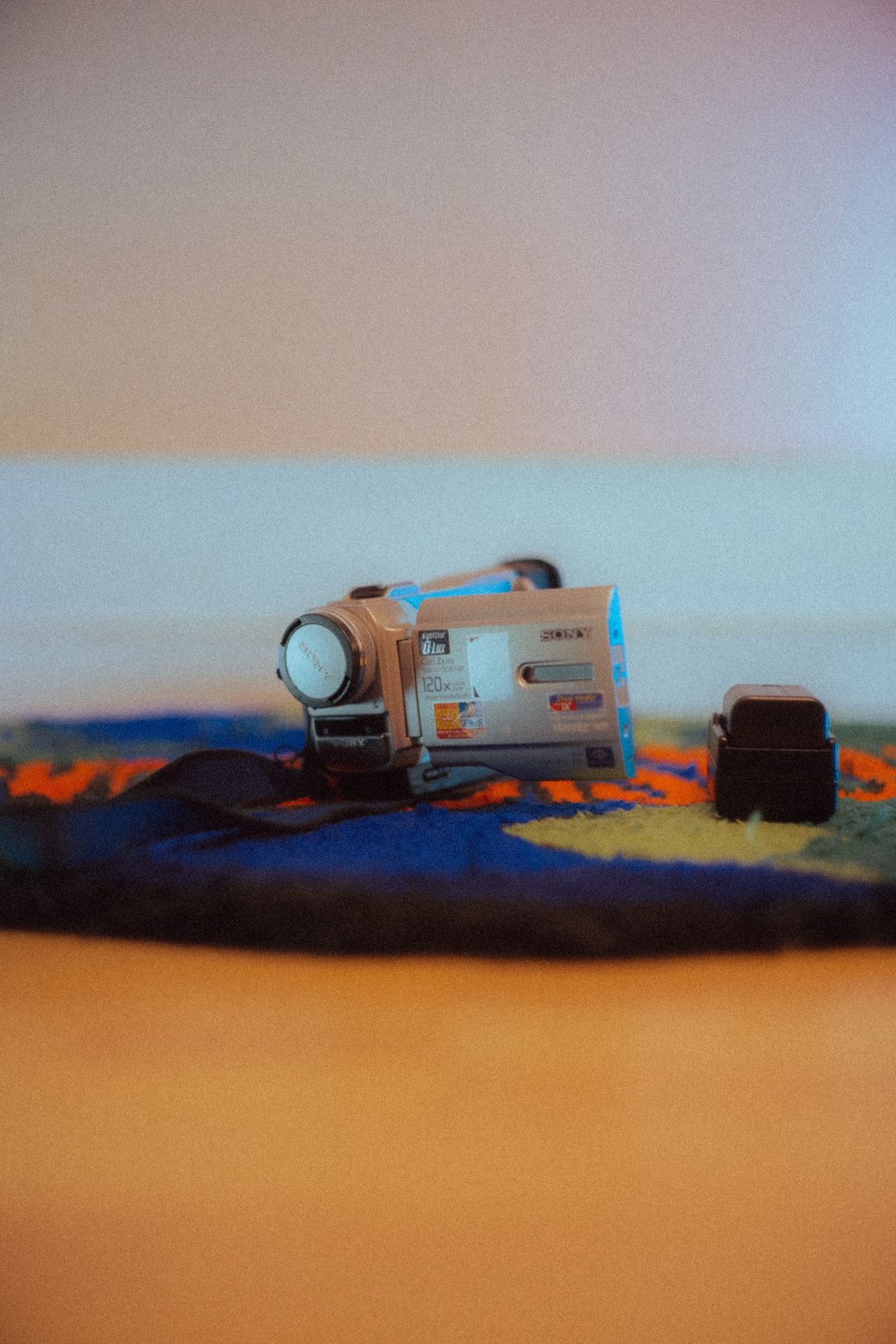 Sony DCR-TRV10 - 120x Zoom - Camcorder