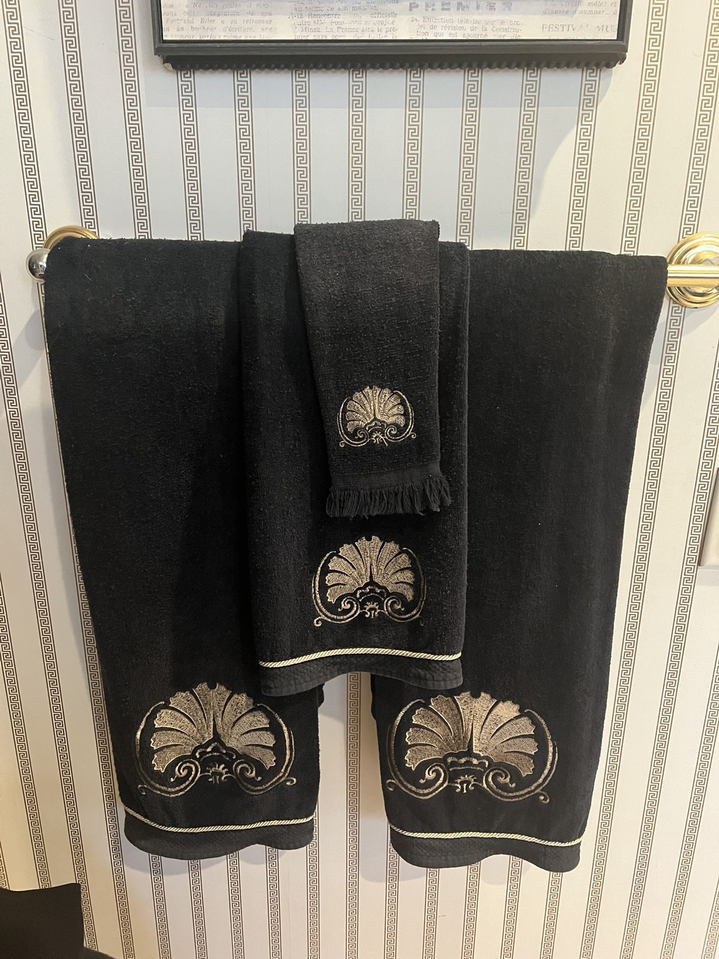 Set If Four Black Sea shell Towels. Never Used Only Decorative.