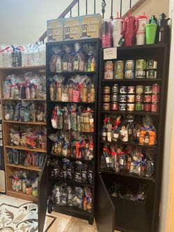Brand new bath and body works sets, Victoria Secret sets, and household goods. $10 each. Free gift with every purchase. I have over 400 sets to browse
