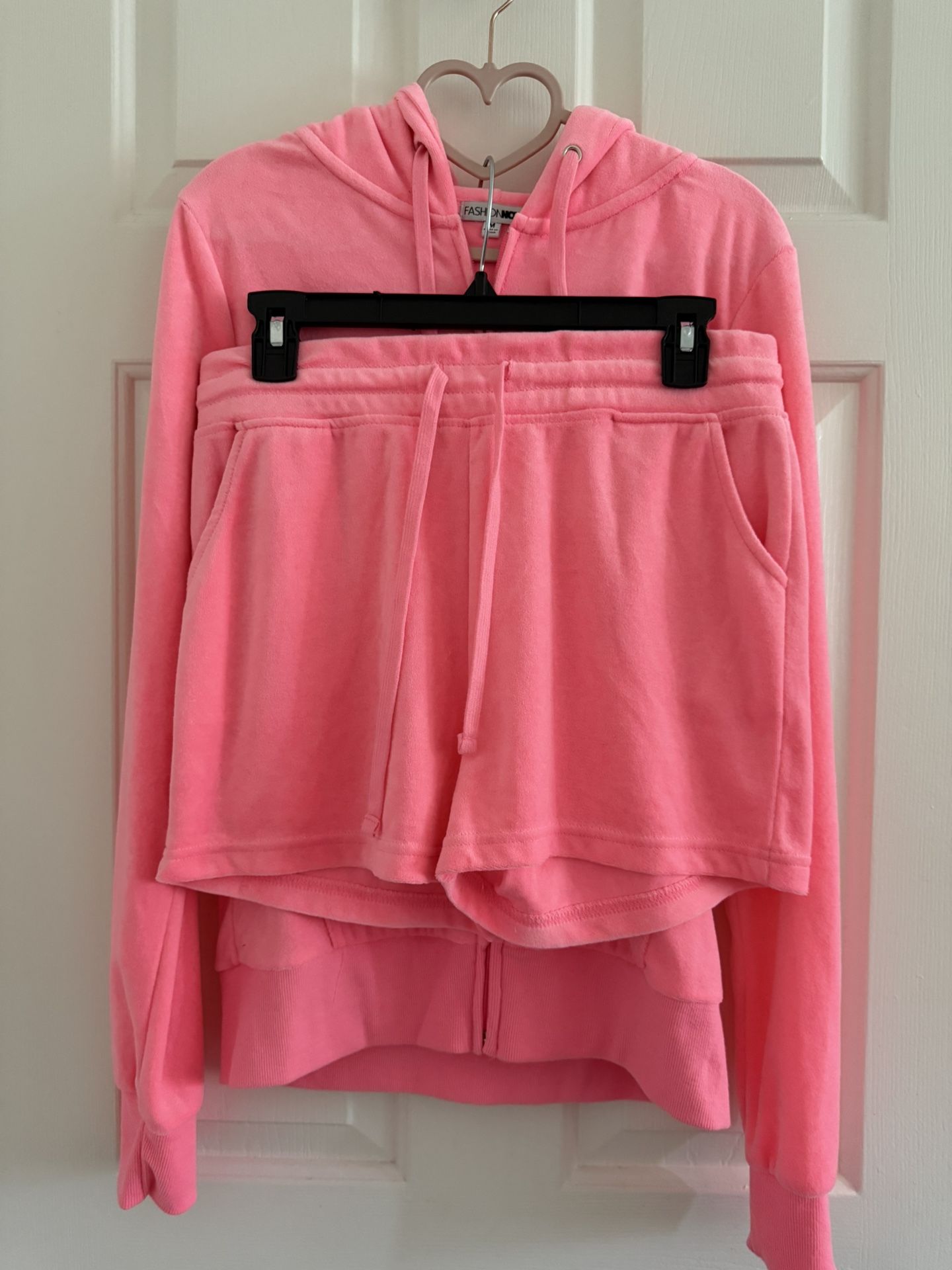 FASHION NOVA 2 PIECE TRACK SUITE MEDIUM