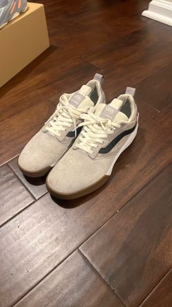 Vans UltraRange Sneakers - Men’s Size 9- Great Condition