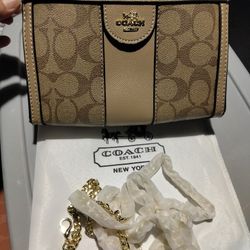 Crossbody With Keychain Coin 👛