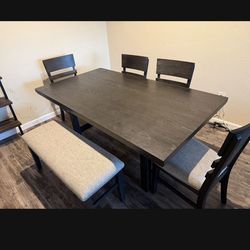 Brand New Living Spaces Dining Table set