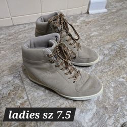 CHAMPION WEDGE SNEAKERS SZ 7.5