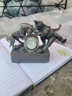 Linden Bull and Bear Miniature Desk Clock