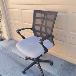 Realspace Jaxby Mesh Mid-Back Task Office Chair