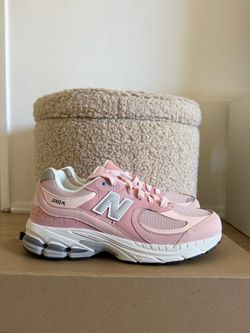 New balance 2002r