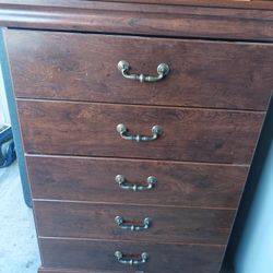 Cómoda De 5 Cajones Buenas Condiciones 
