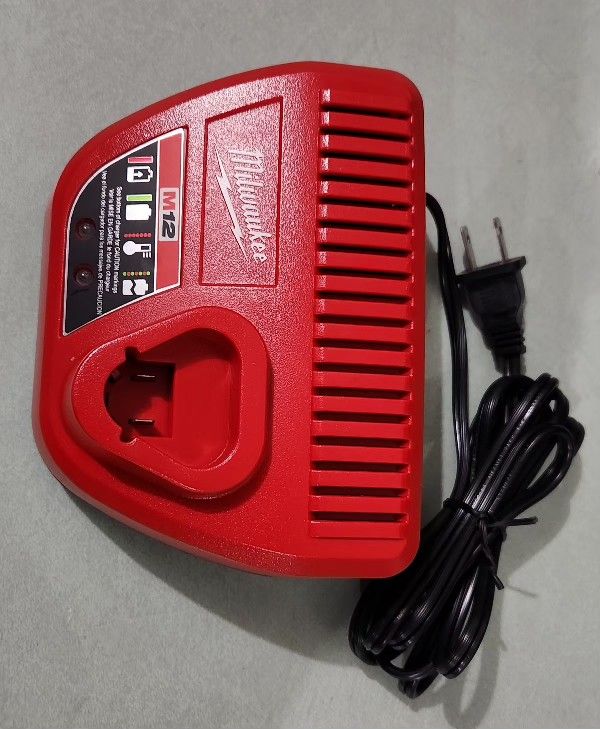 Milwaukee M12 Battery Charger