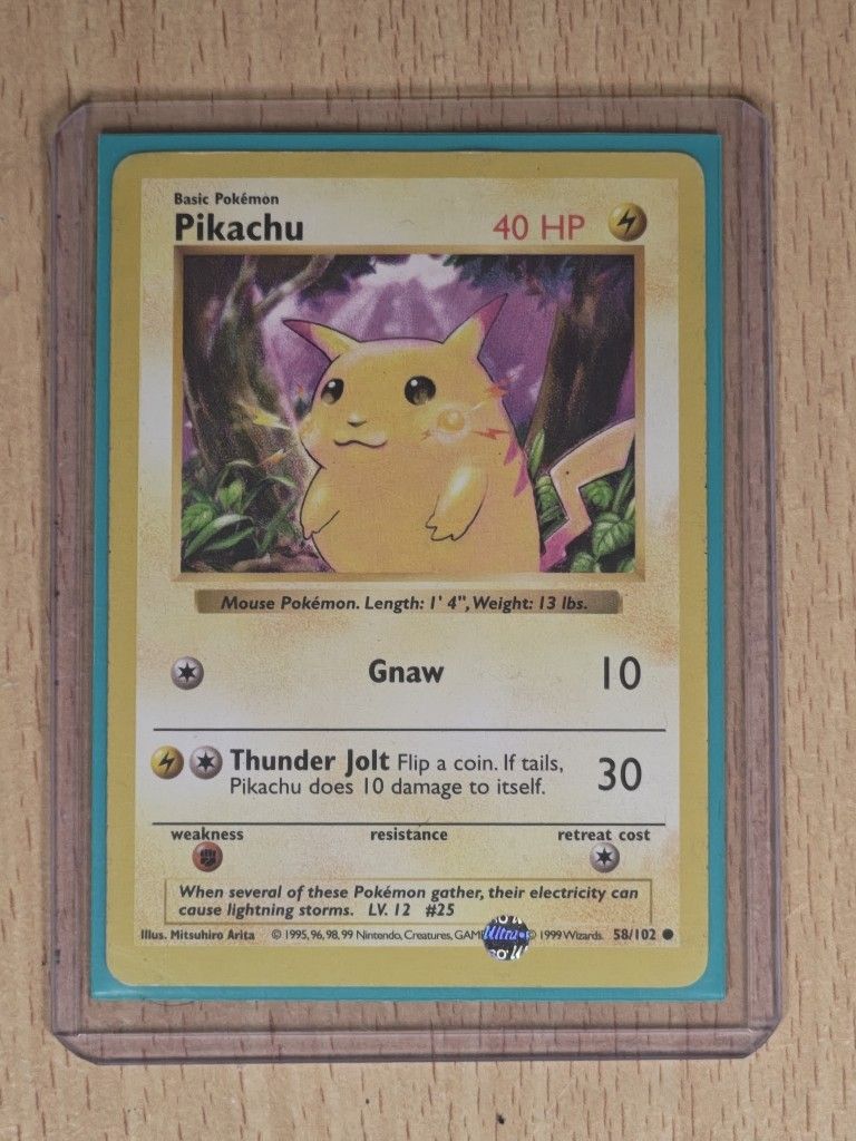 BEAUTIFULLY SHOCKING: Pikachu SHADOWLESS MP Pokemon Card