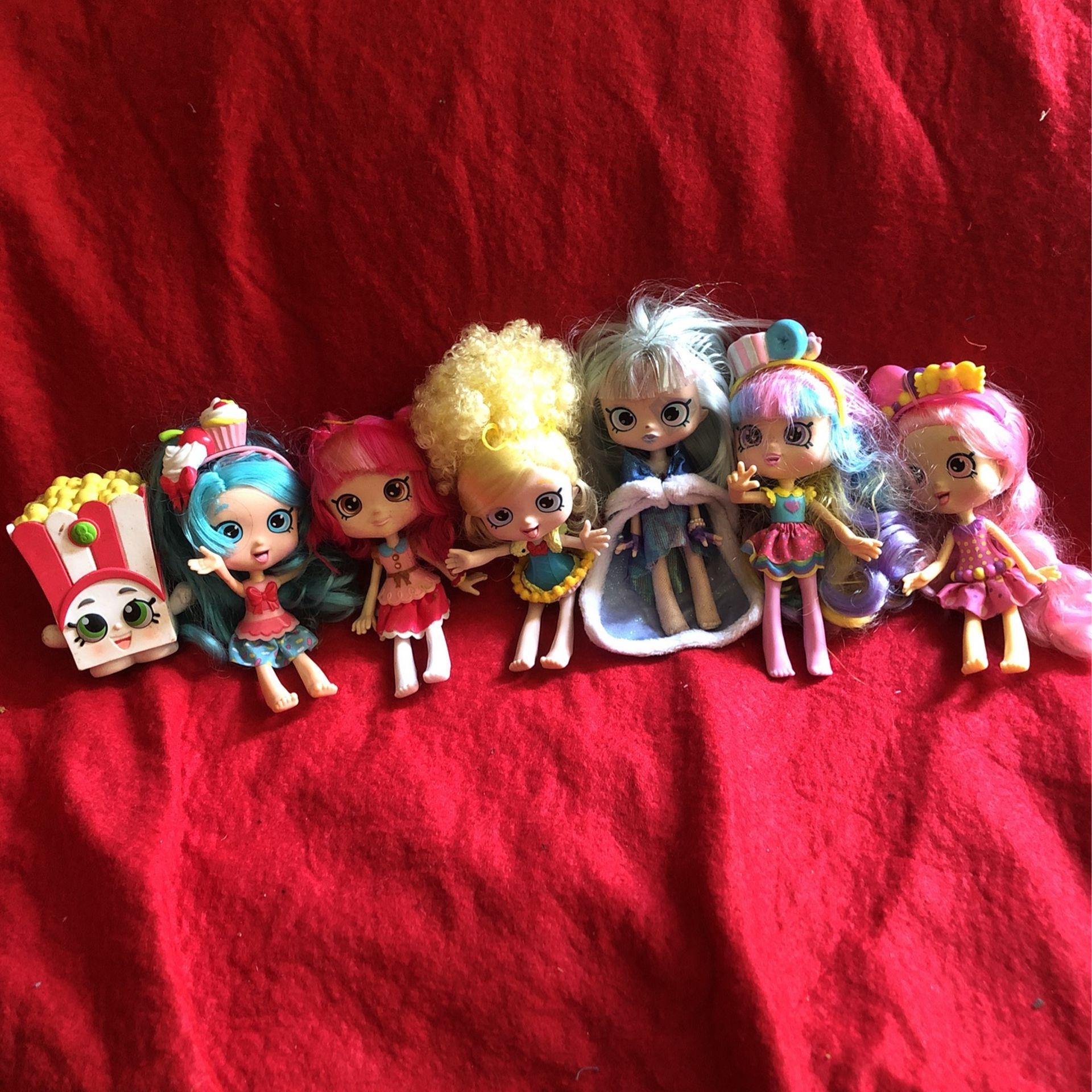 6 Shopkin Dolls & Popcorn