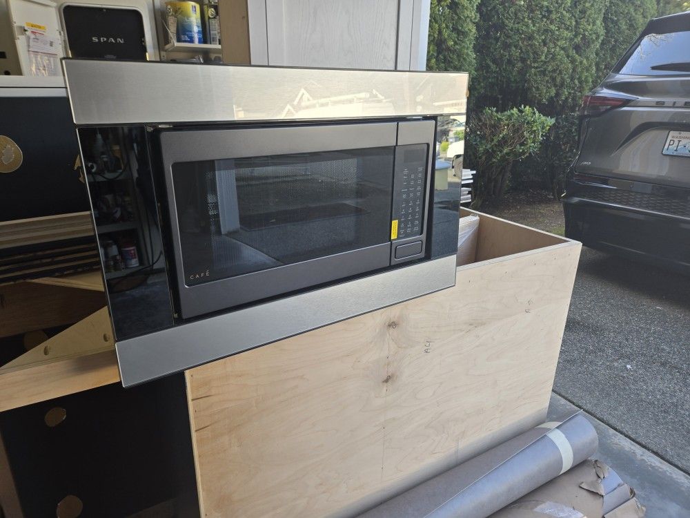 Café™ 1.5 Cu. Ft. Smart Countertop Convection/Microwave Oven