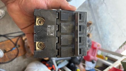 Siemens Q2200B Circuit Breaker