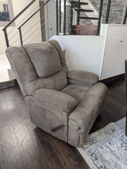 Super comfortable Recliner