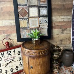 Very Nice Barrel Shaped Side/end Table