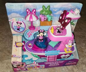 Disney Junior Minnie Mouse Bowdazzling Yacht Playset: Plastic Boat Playset with Figures & Accessories