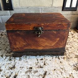 Antique Style Wood Keepsake Box
