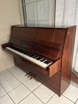 Wieler Upright Piano
