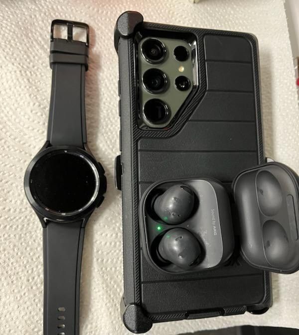 Samsung Galaxy S23 Ultra Unlocked With A Watch 4 And Bud Pro 2