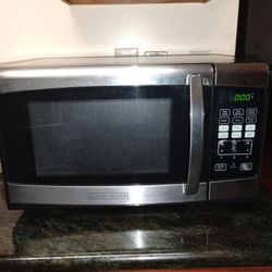 Black + Decker Microwave 
