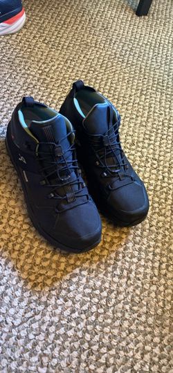 On Black Mid-Top Hiking Boots