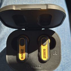 Used Dewalt Wireless Earbuds