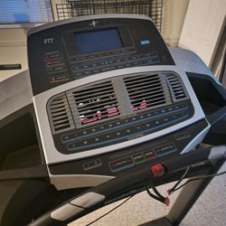 Nordictrack Treadmill With Incline Opitions And Cooling Fan 