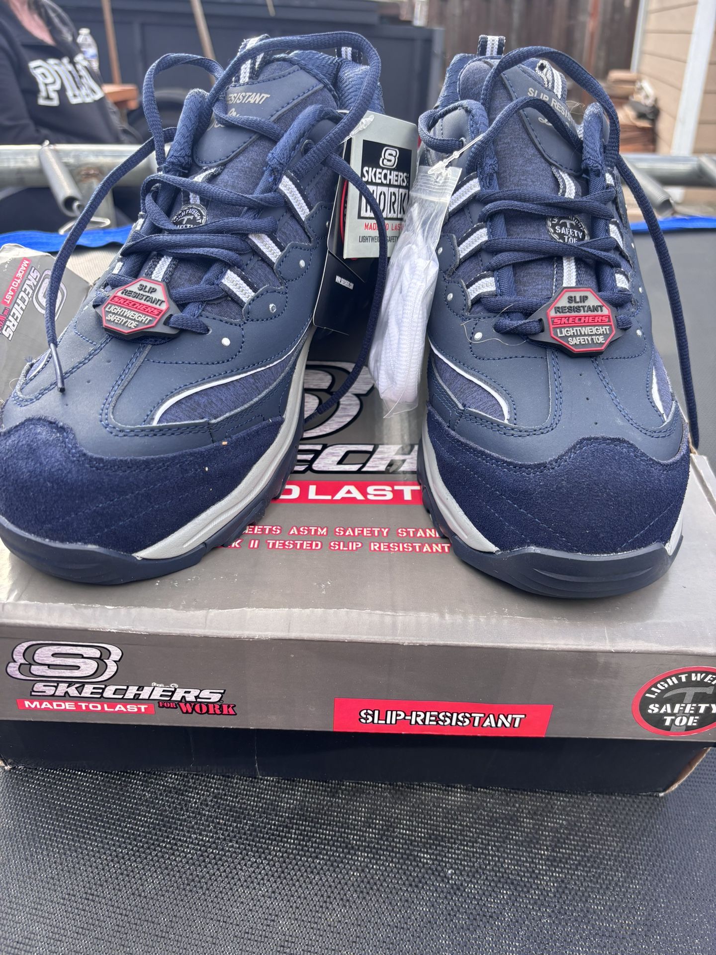 Sketchers Nonslip Work Shoes  New 