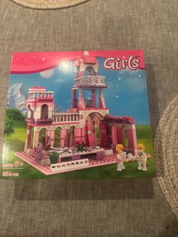 GIRLS BEAND NEW COGO PRINCESS CASTKE LEGO SET