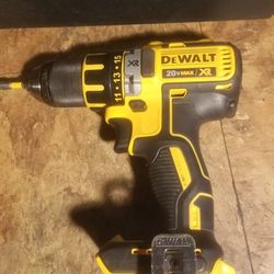 DEWALT XR 1/2 INCH BRUSHLESS DRILL DRIVER 