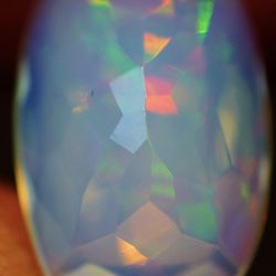 1.94CT RedGreenFlash Pattern Ethiopian Faceted Opal